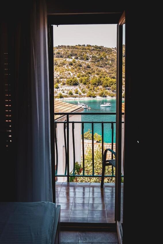 סביד Fully Renovated One Bedroom Apartment With A Seaview - A מראה חיצוני תמונה